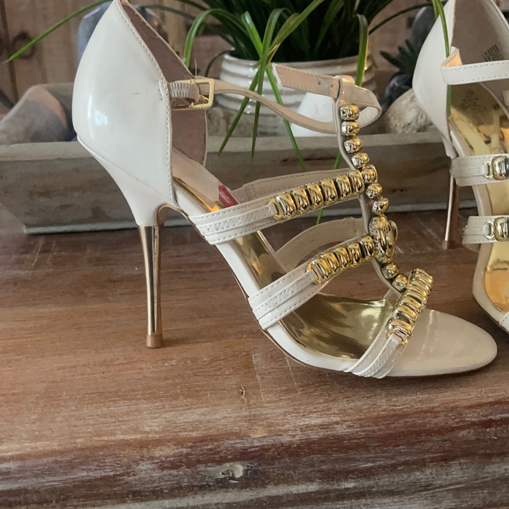 International concepts shoe